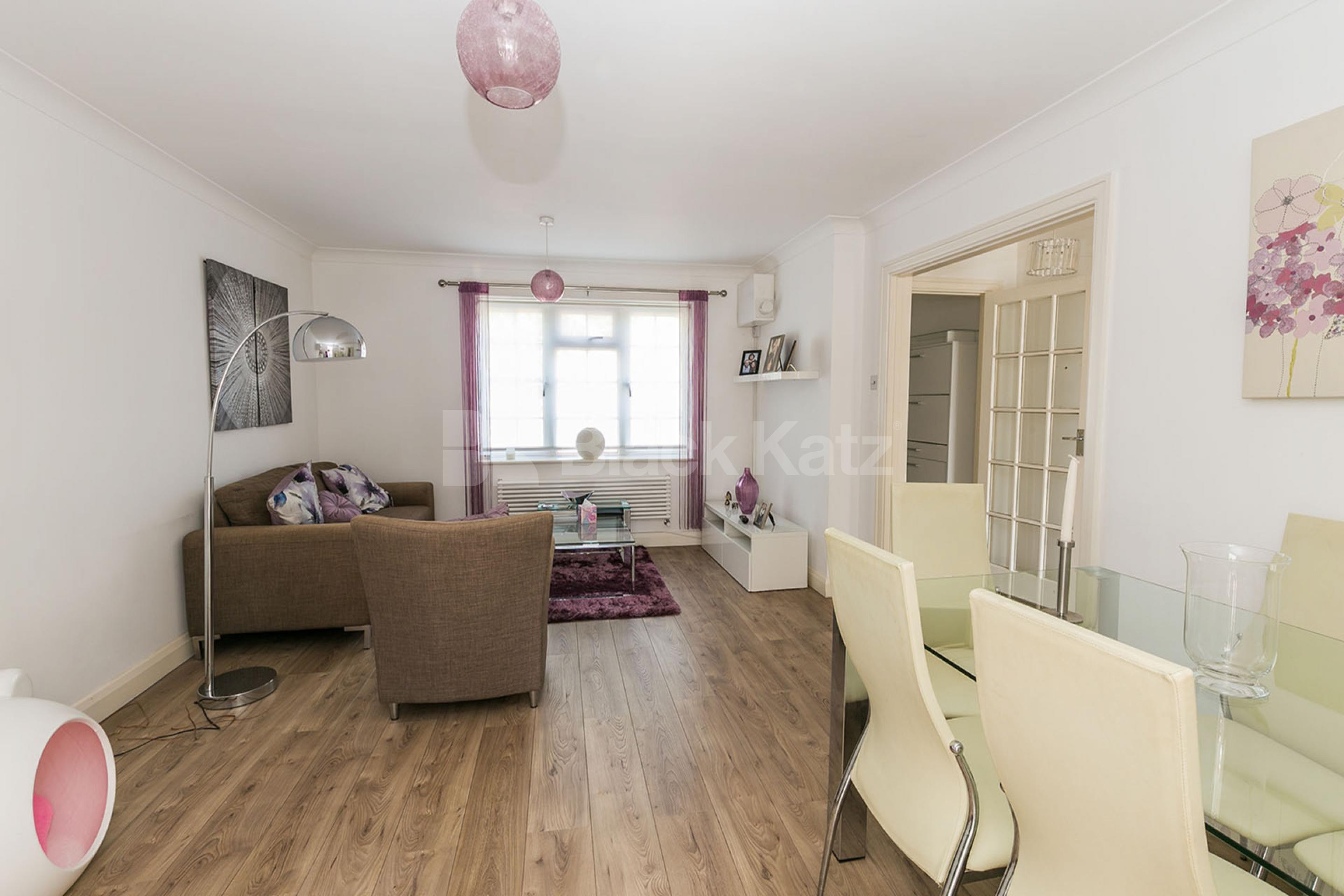 Stunning ground floor 2 bedroom property to rent with driveway for 2 cars Uplands Park Road, Enfield  EN2